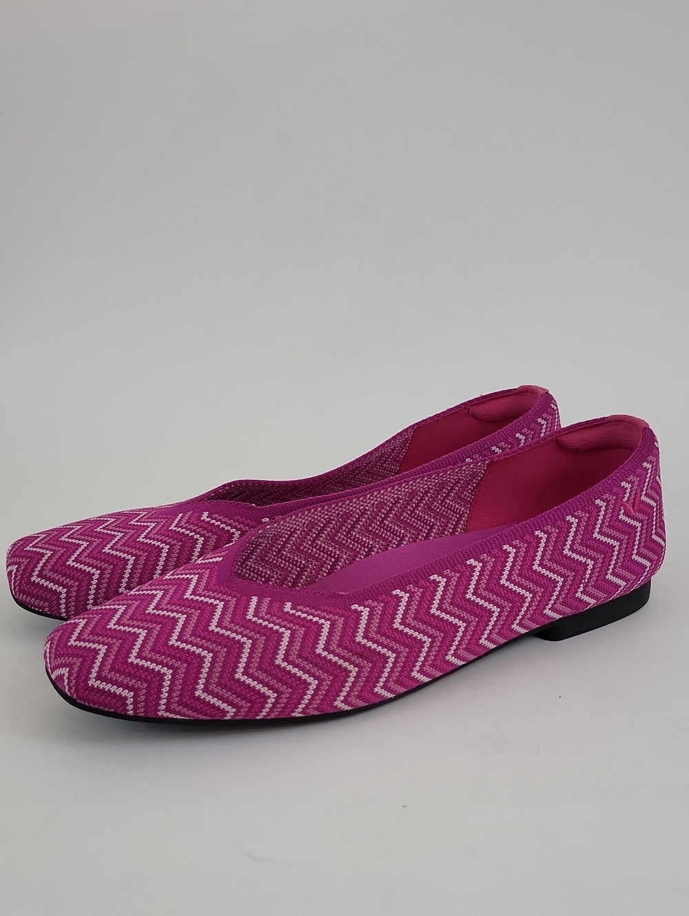 Vivaia Square-Toe Margot V-Cut Flats Pink Chevron Size EU 39